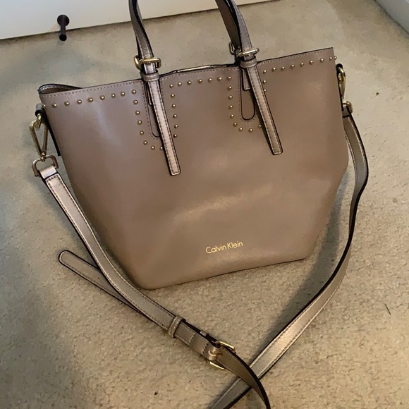 Cute purse with studs!